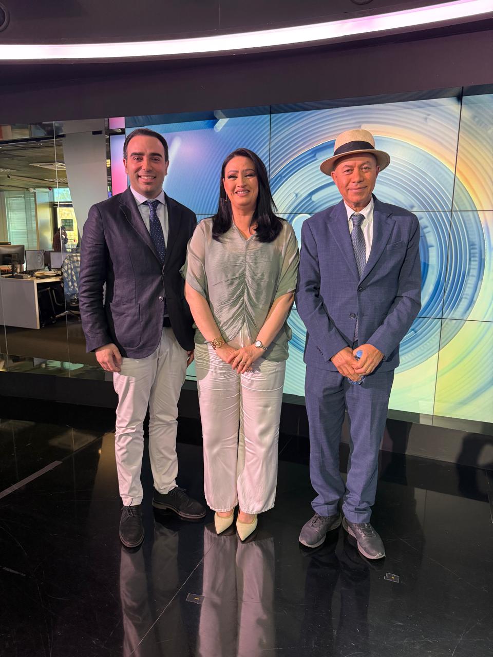 Dr Allal Abadi and Dr Chakib Benajiba on set at Medi1 TV discussing transcatheter heart valve replacement (TAVI)